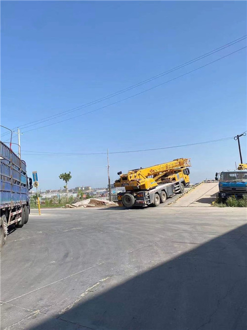 定安县25吨吊车的租赁价格大概是多少？