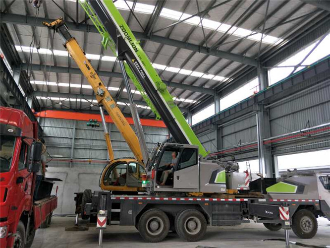 定安县高空车出租需要注意哪些安全事项？