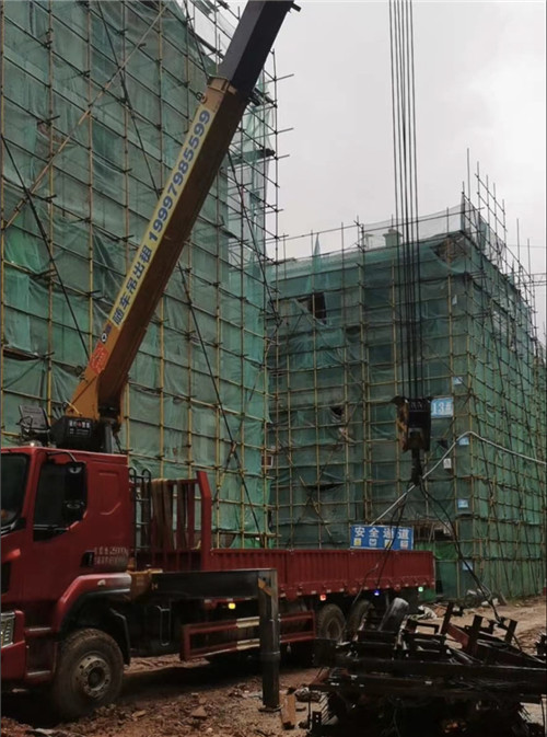 定安县“慢工细活”—— 吊车的 “微动控制” 技术