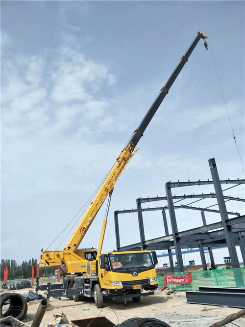定安县超高层建筑钢结构吊装案例